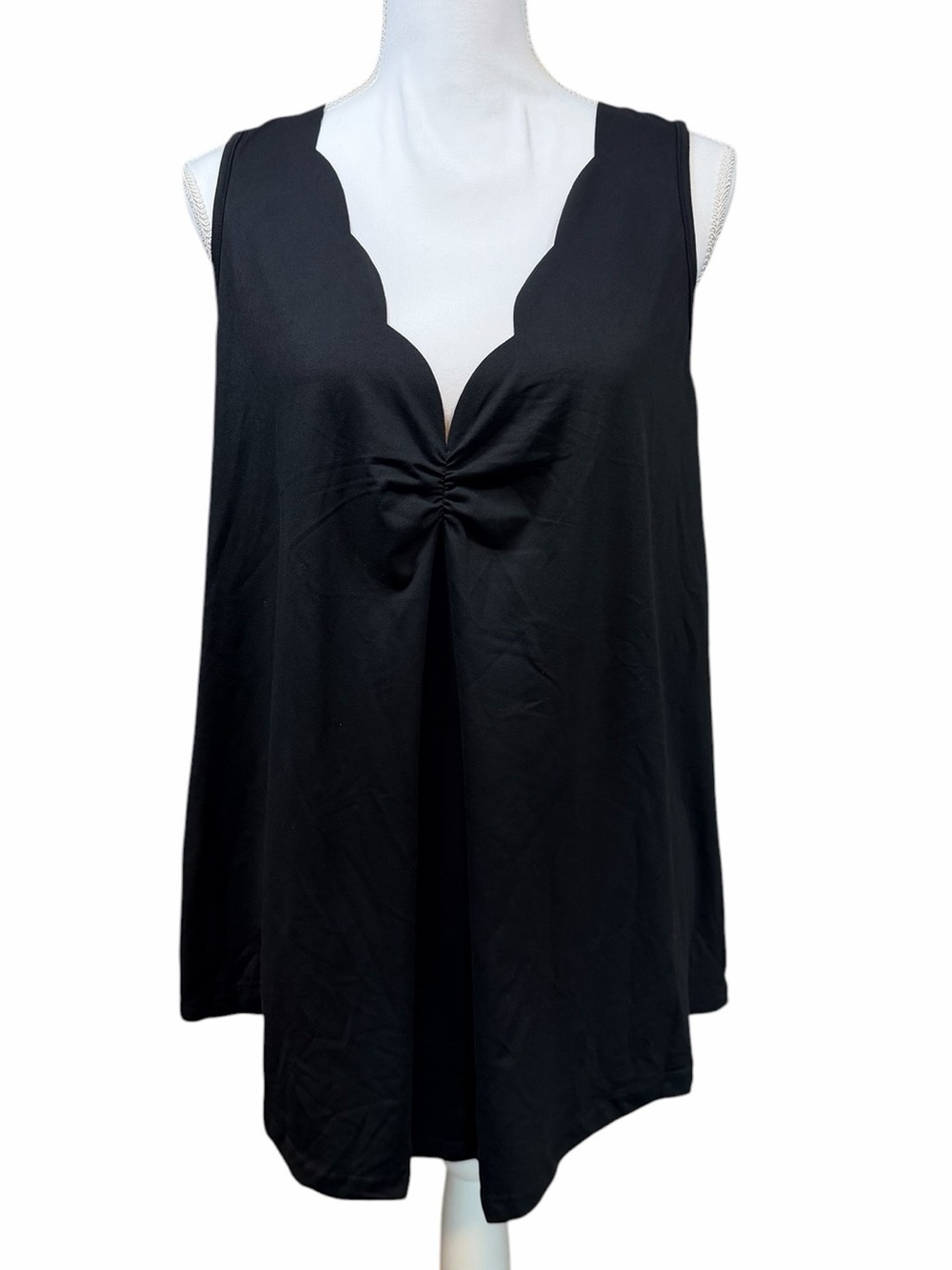 NWT Black Scalloped V-Neck Sleeveless Tank Top Size 2XL